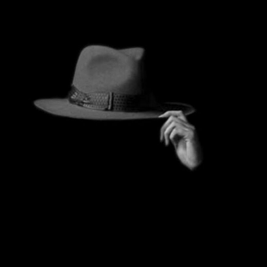 Парень в капюшоне