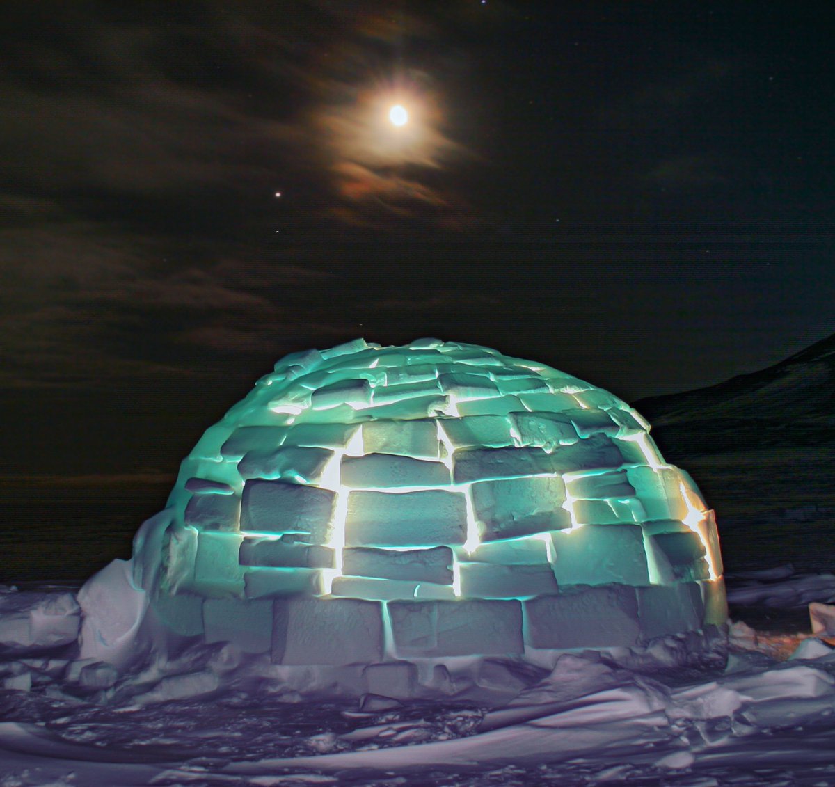 Иглу Северное сияние