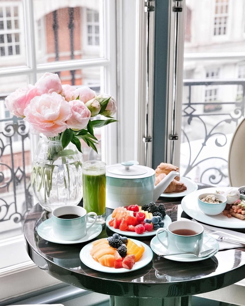 Весенний завтрак