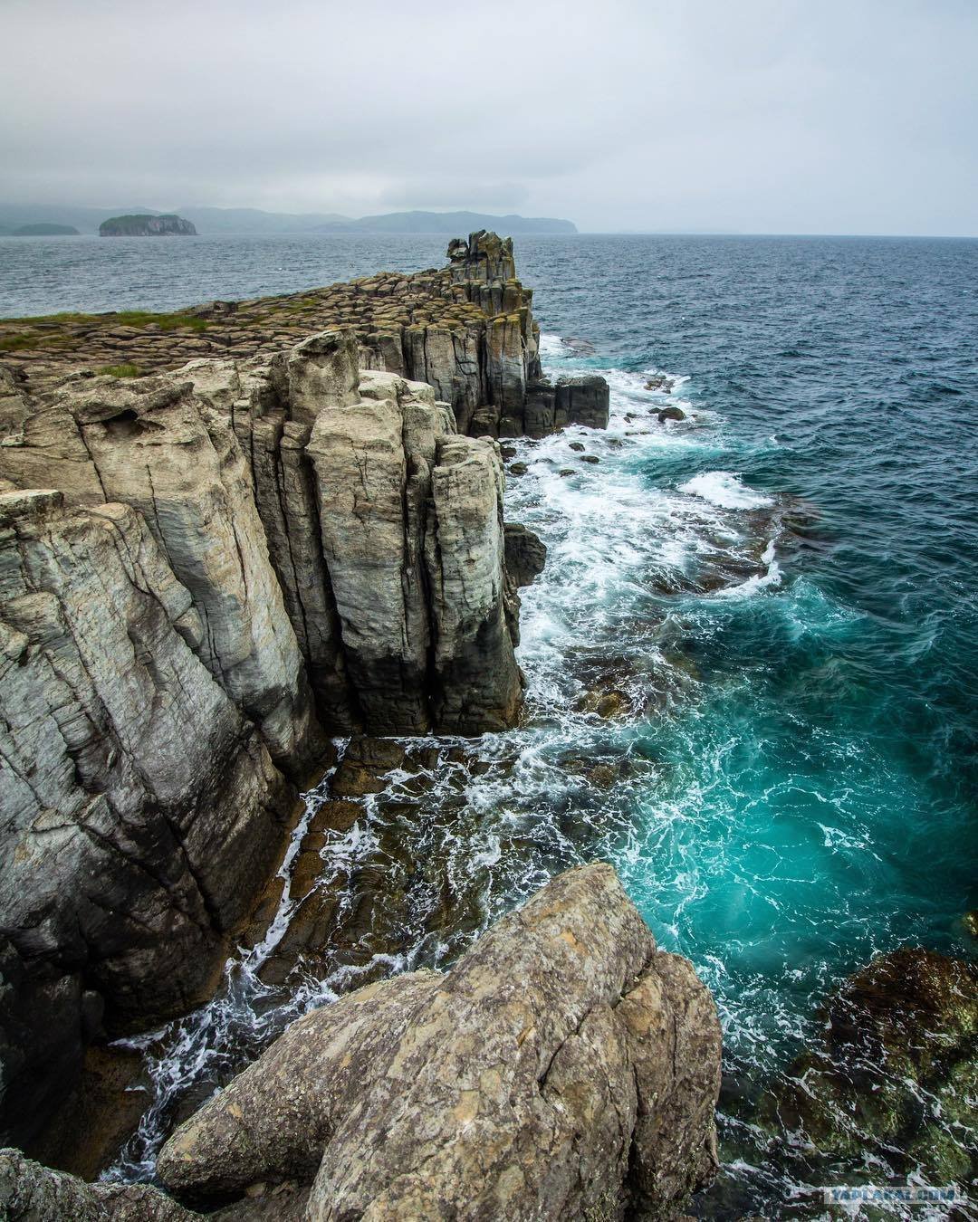 Водопад черный шаман Приморский край