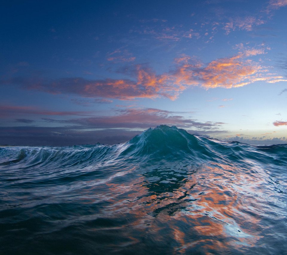 Океан с маленькими волнами