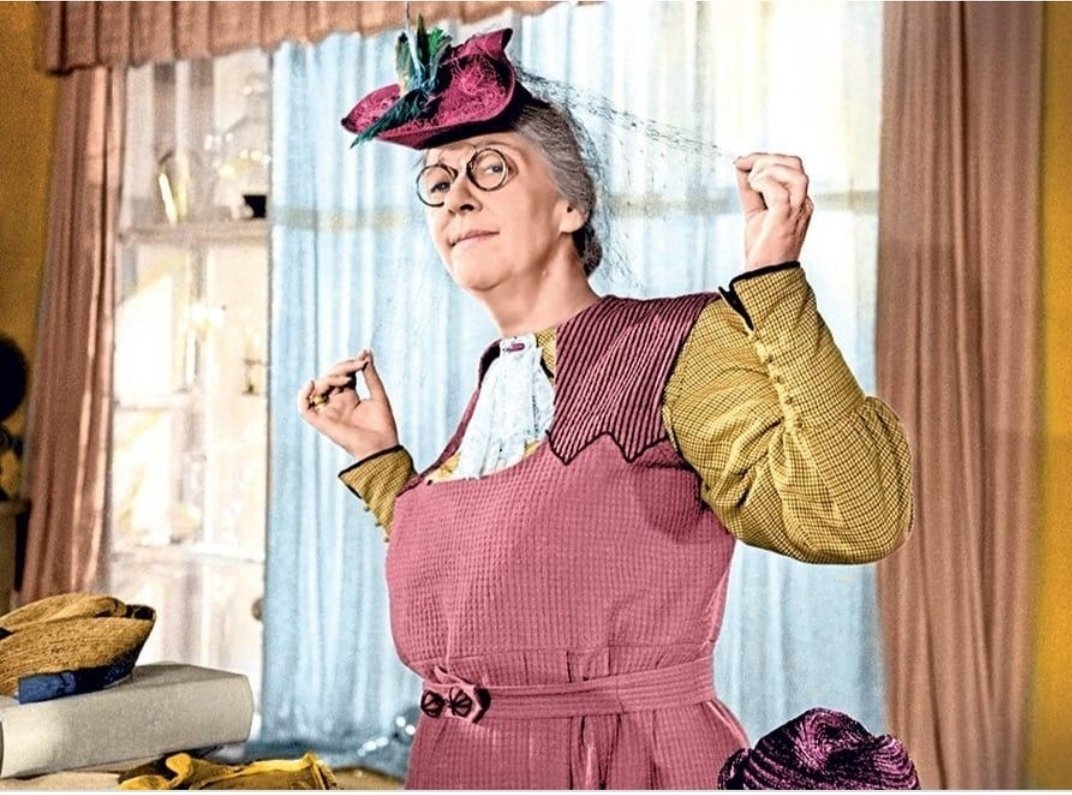 Девушка в подсолнухах рисунок