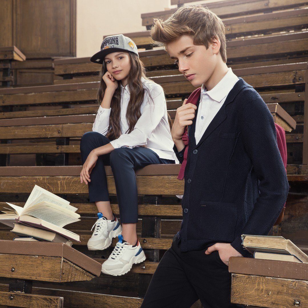 Ученик с цветами