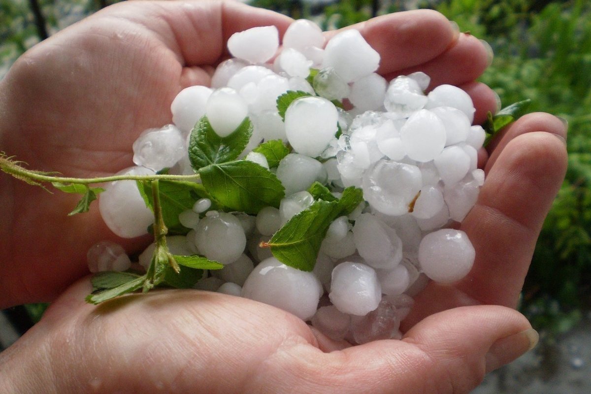 Град природное явление