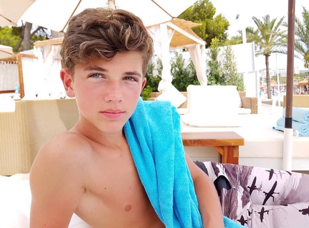 Стильный мальчик