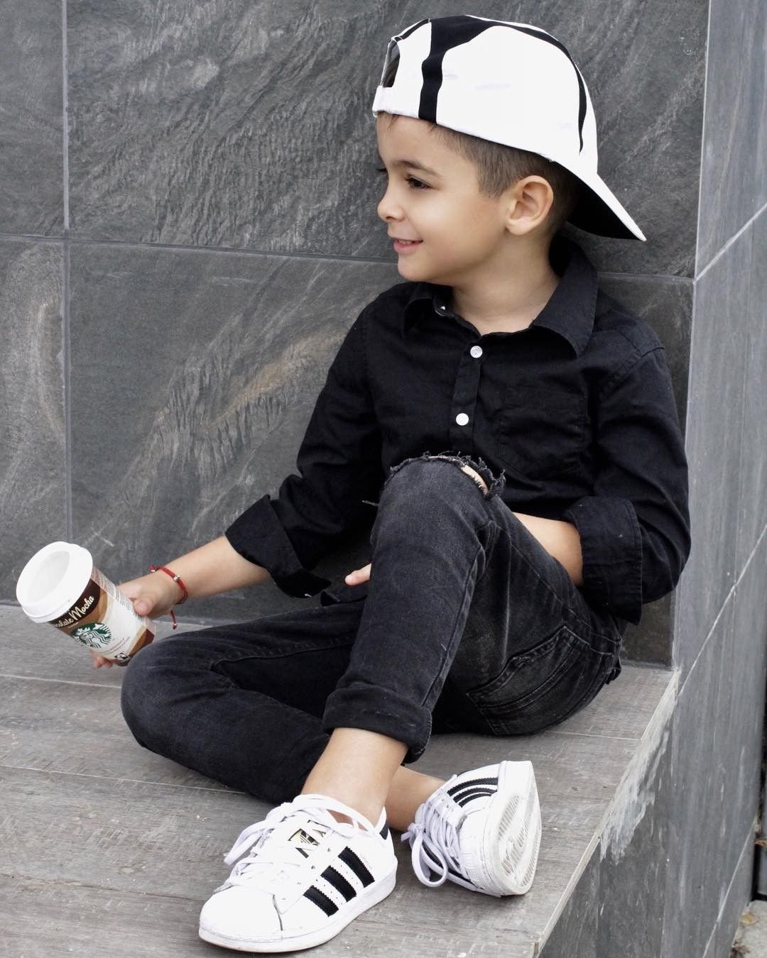 Стильный мальчик фэшн