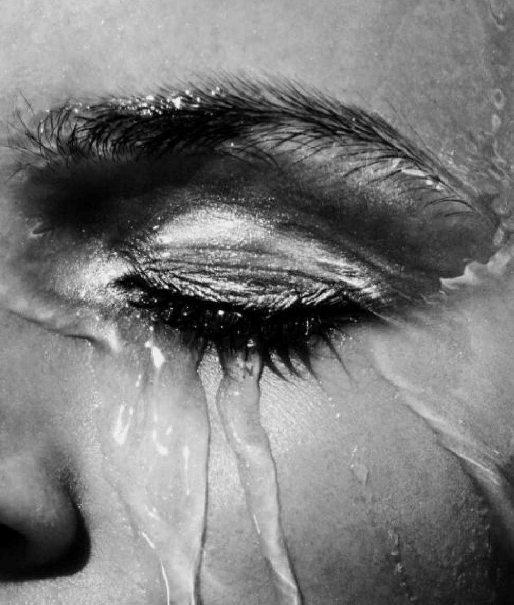 Дувугка со слеами на глаза