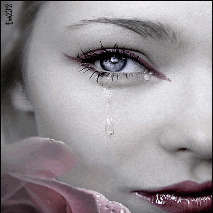 Грустные женские глаза