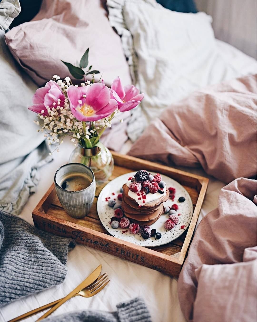 Романтическое утро в постели