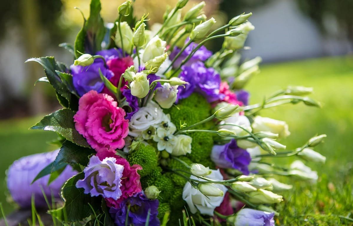 Весенний букет эустома