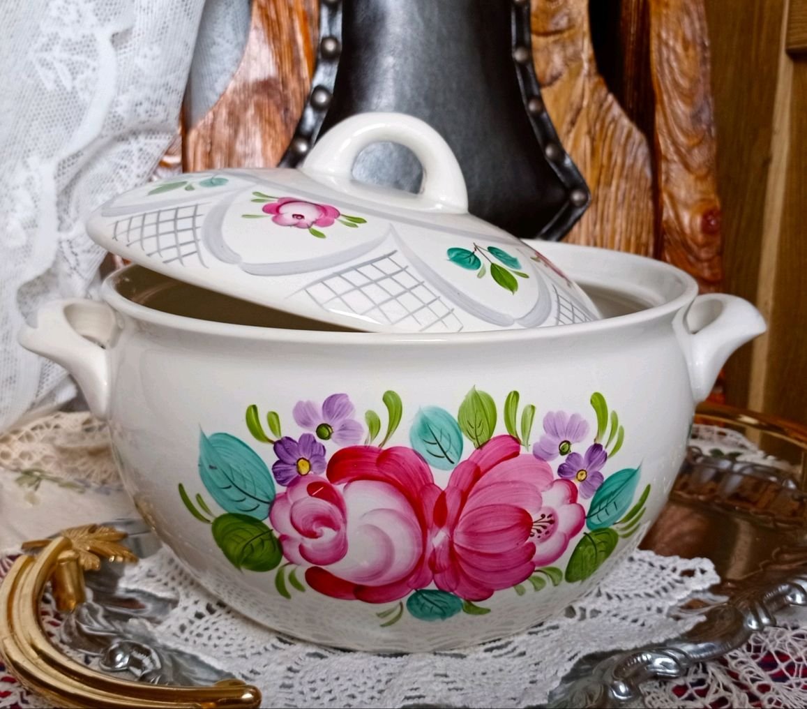 Супница керамическая с крышкой