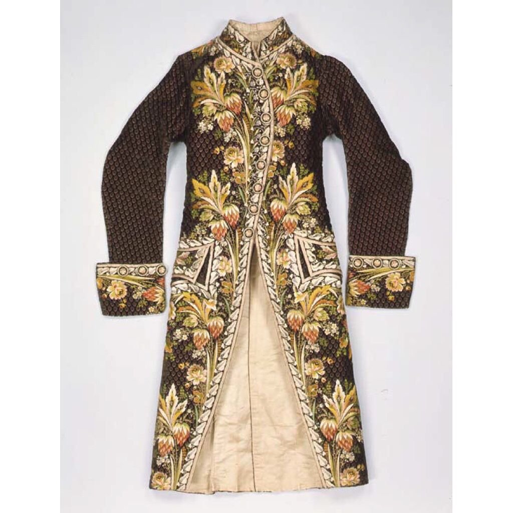 Вышивка красивая на кафтан