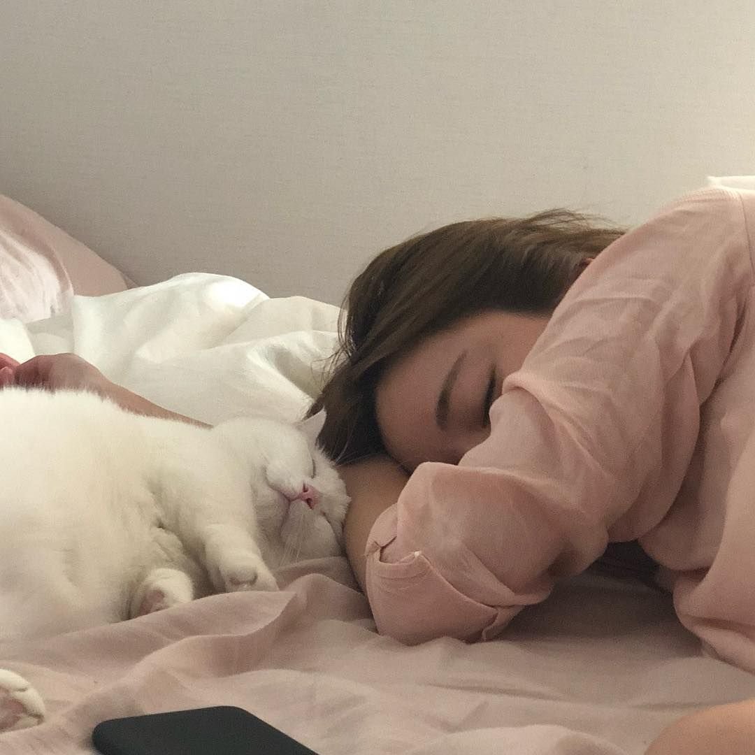 Красивые спящие девушки