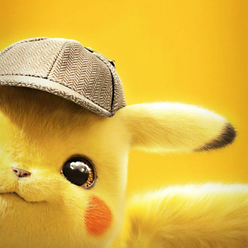 Детектив Пикачу улыбается