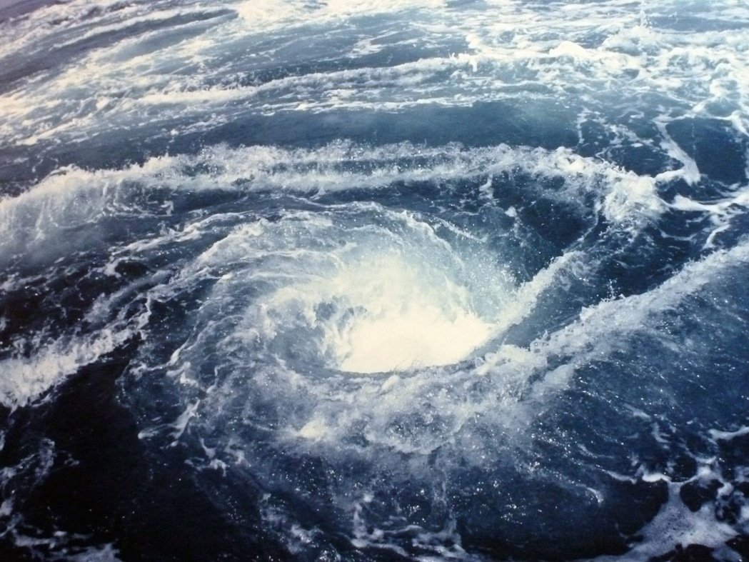 Водяная воронка Торнадо