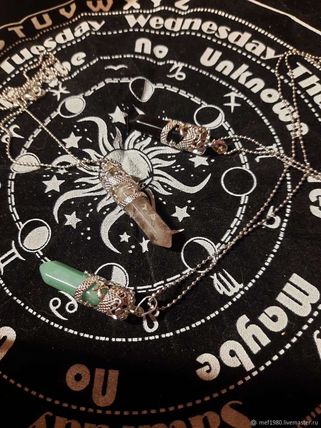 Маятник камень на цепочке