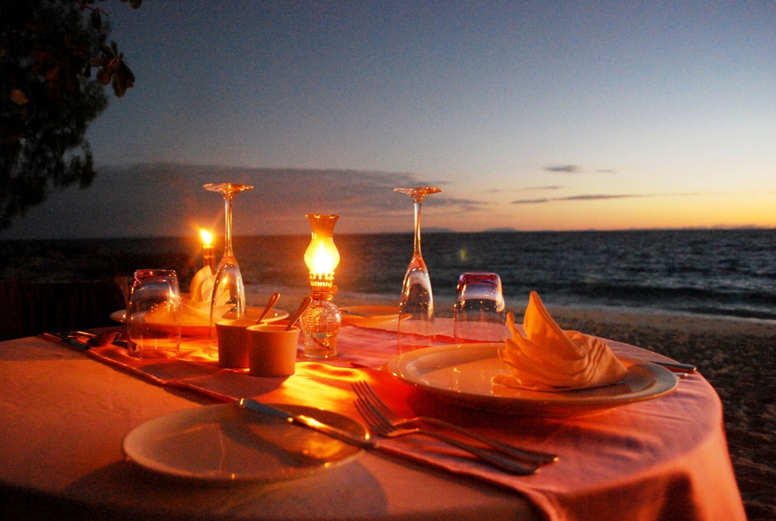 Ужин на берегу