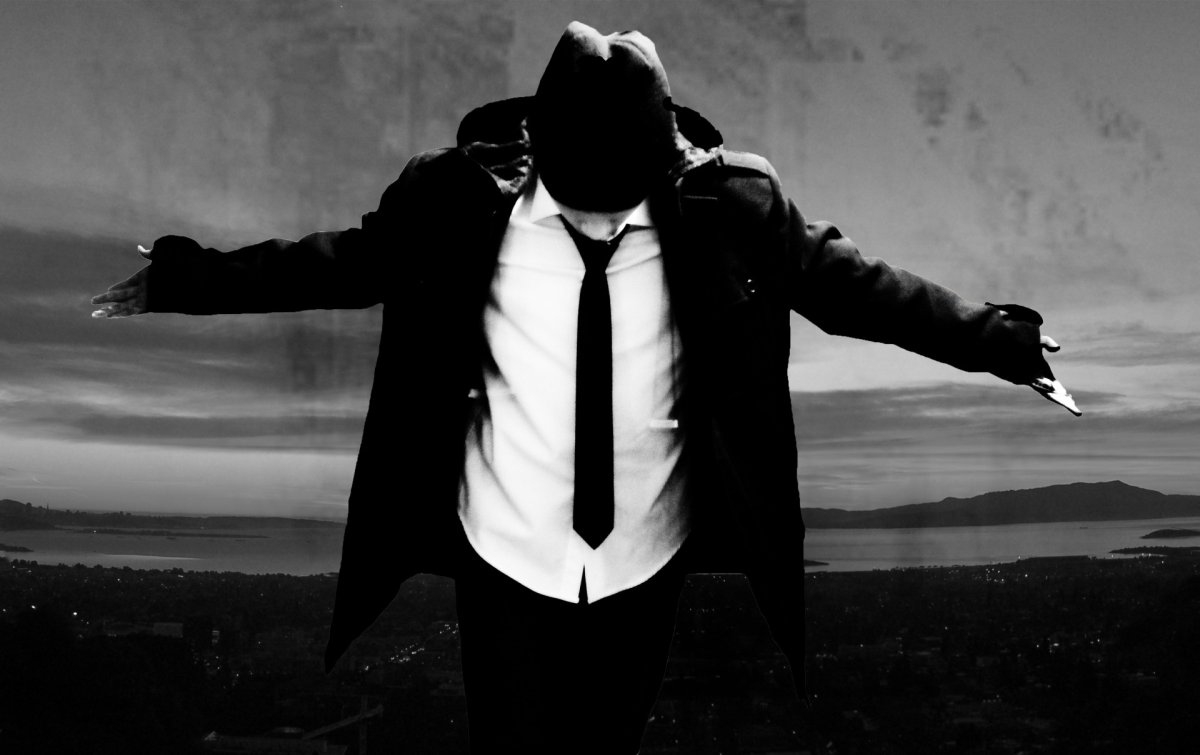 Девушка в кепке