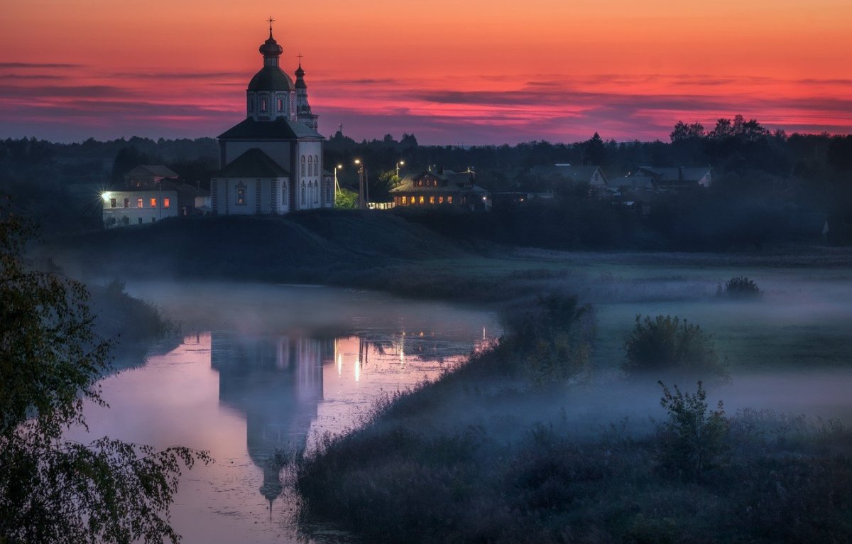 Храм отражение река Суздаль