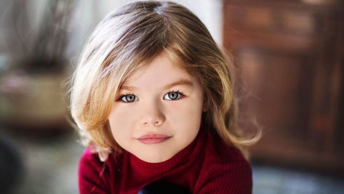 Маленькая модель Виолетта Антонова.