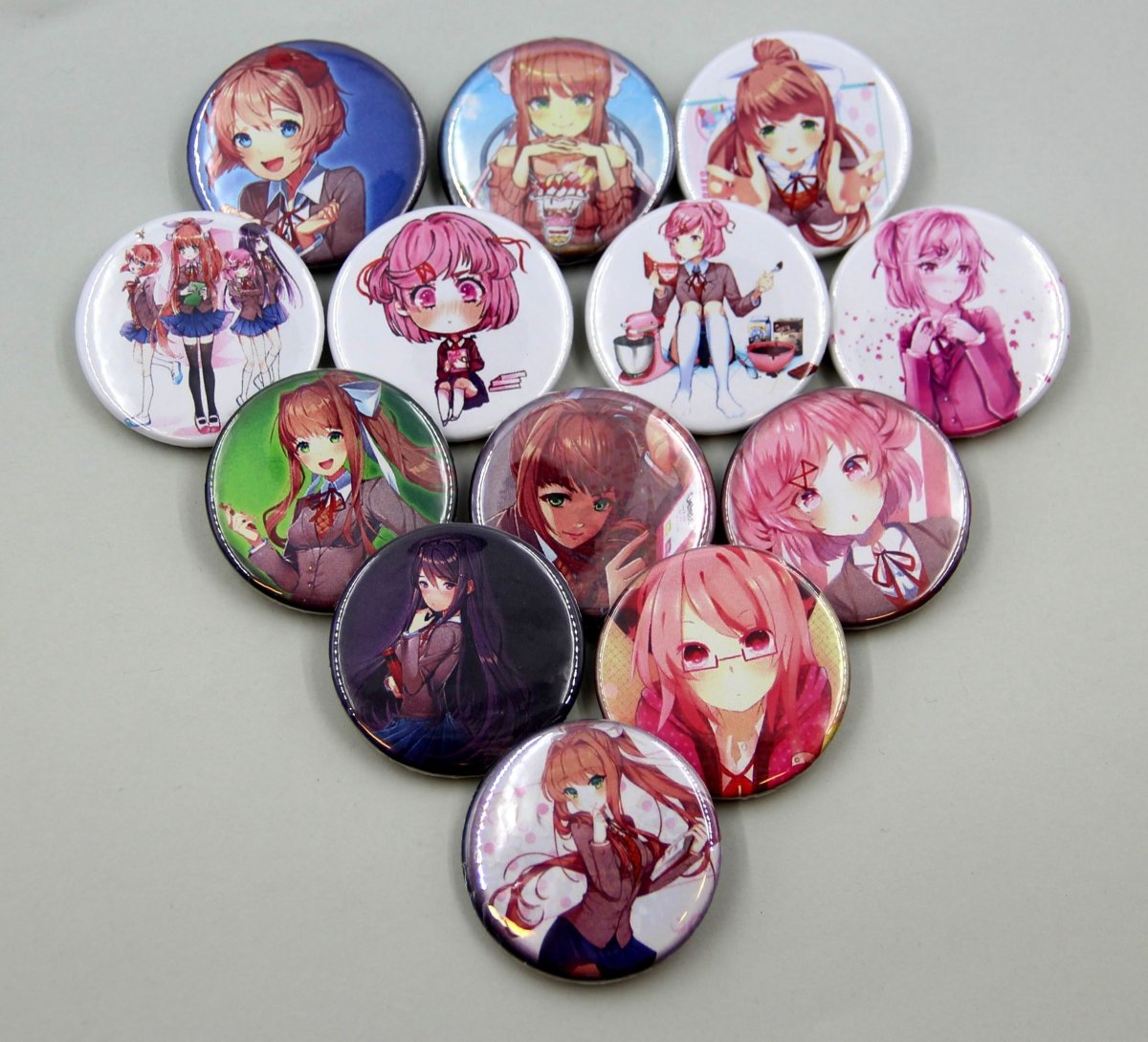 Набор значков аниме