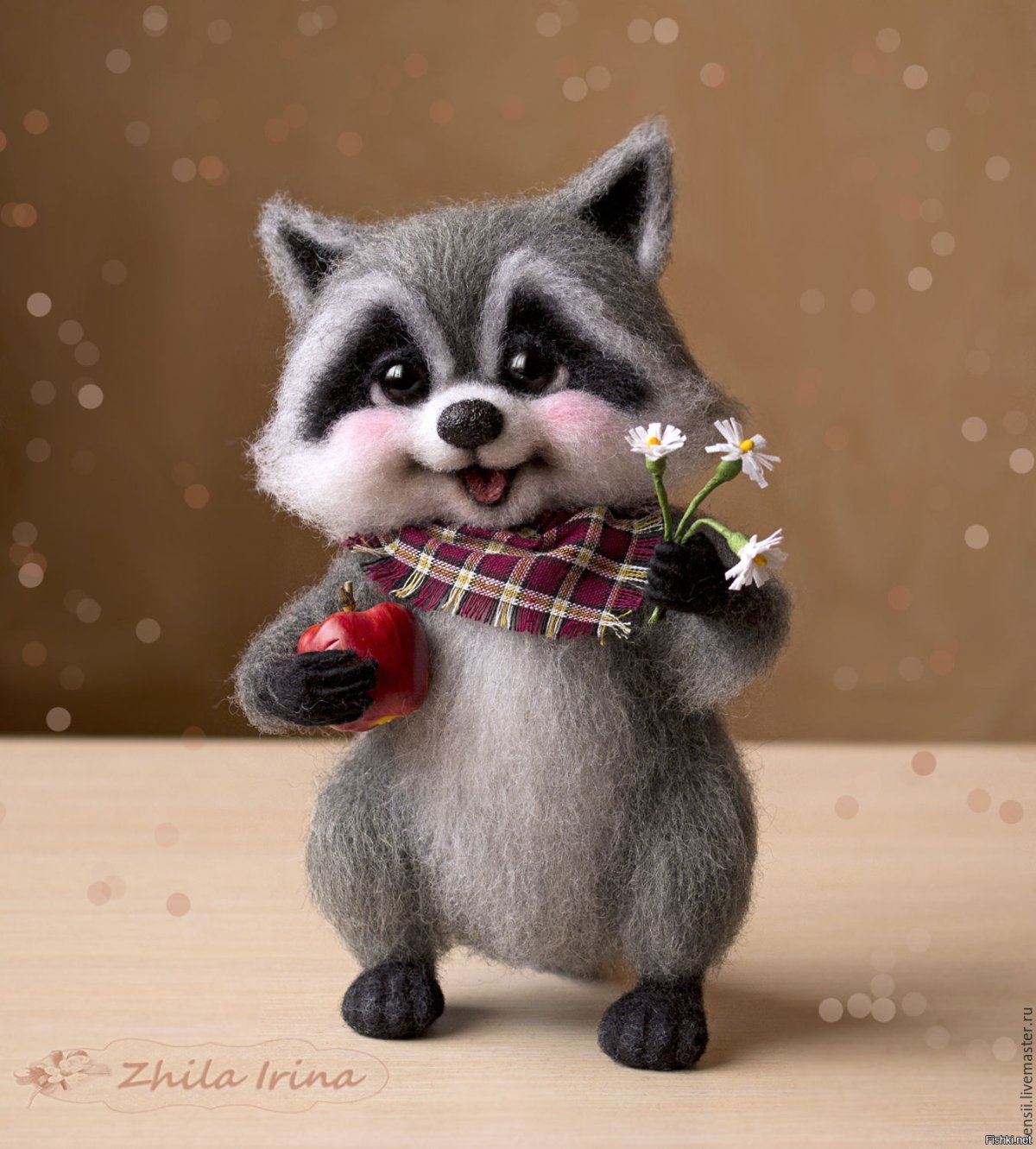 Авторская игрушка енот