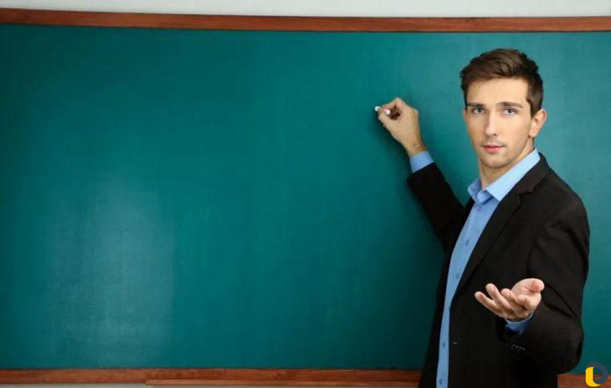 Красивые учительницы в школе