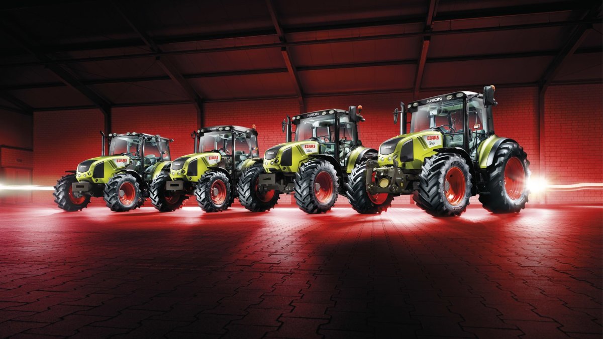 Трактора в ряд