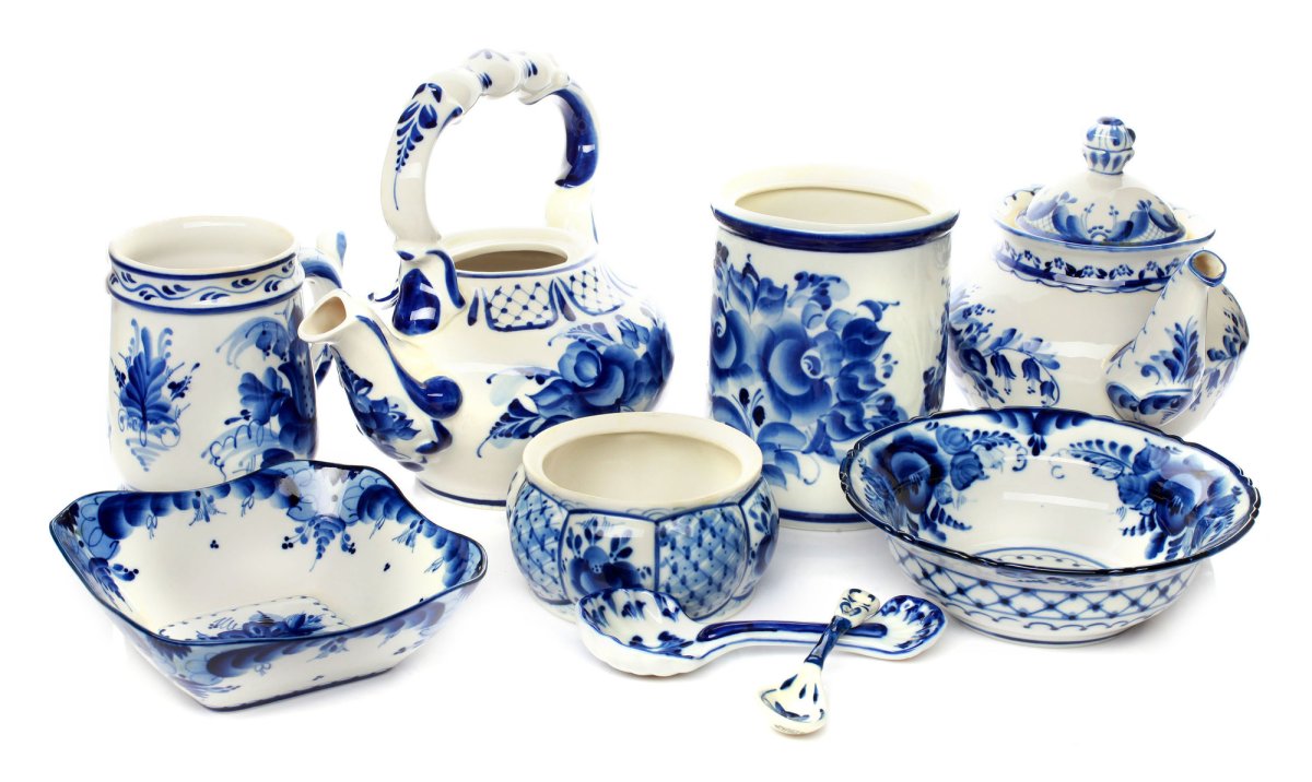 Посуда расписанная гжелью