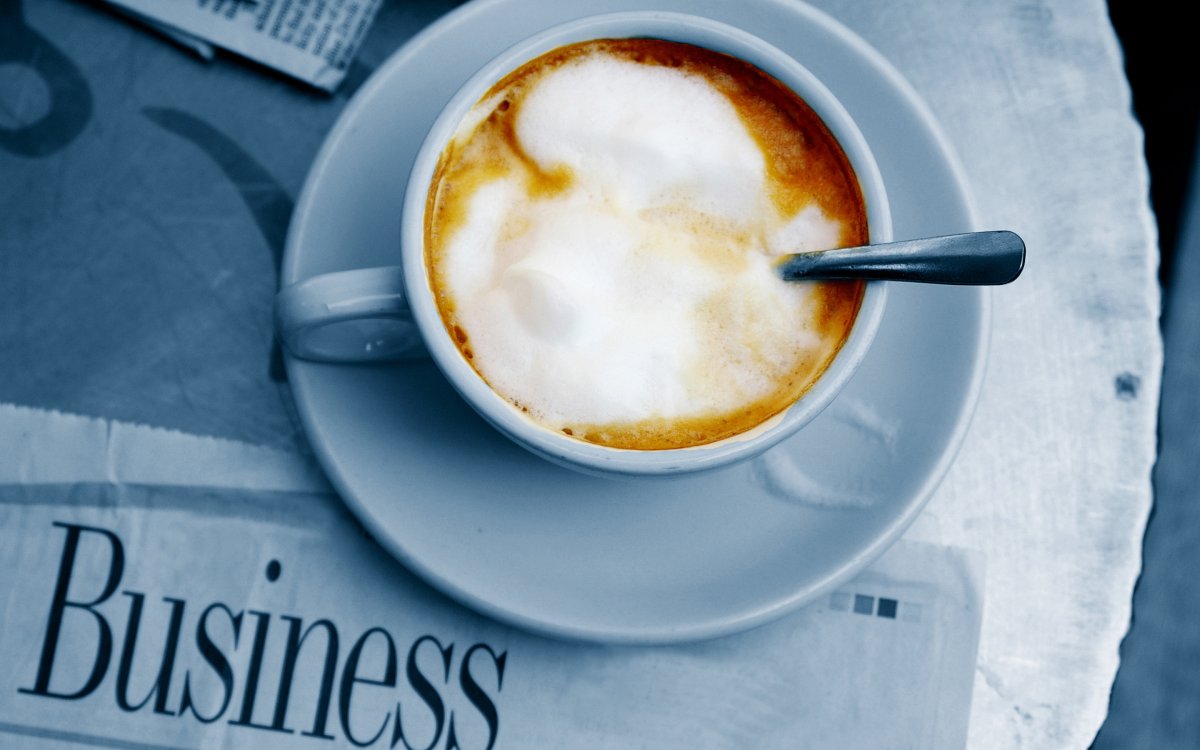 Кофе и газета обои на рабочий стол