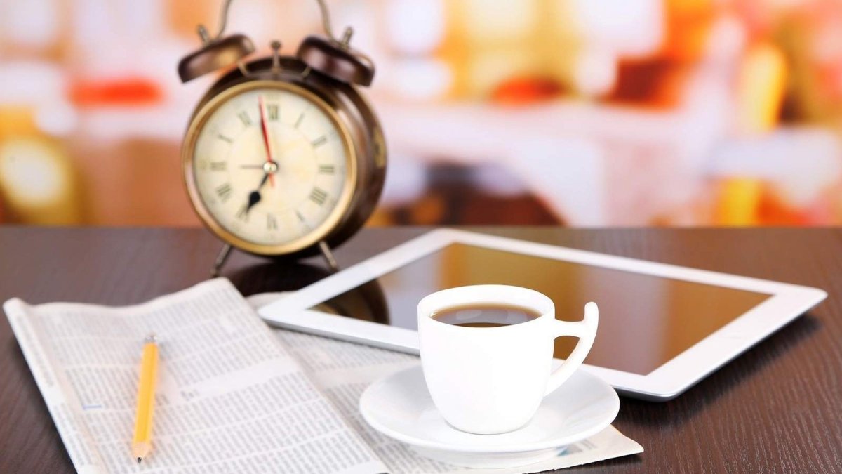 Чашка кофе будильник