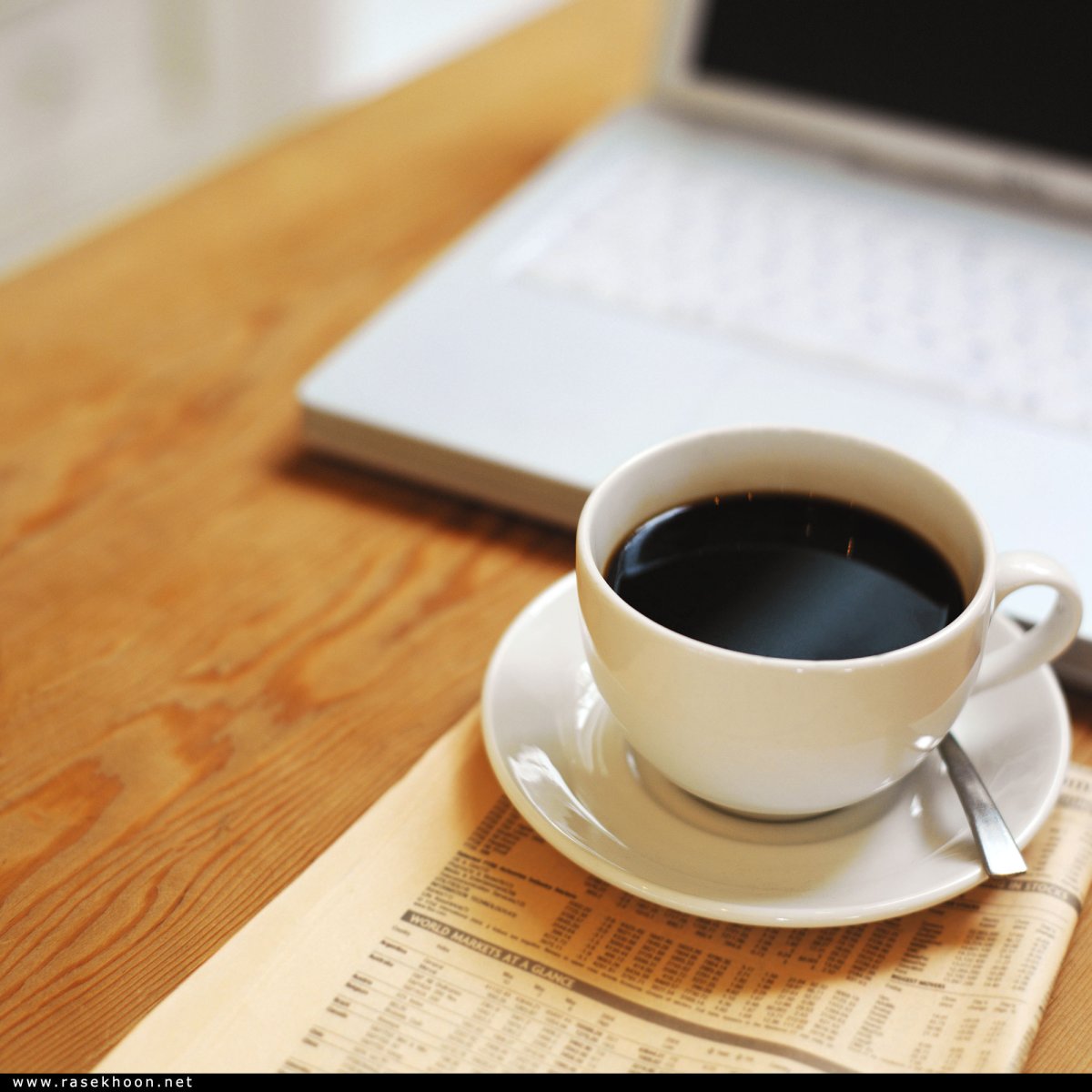 Чашка кофе в офисе