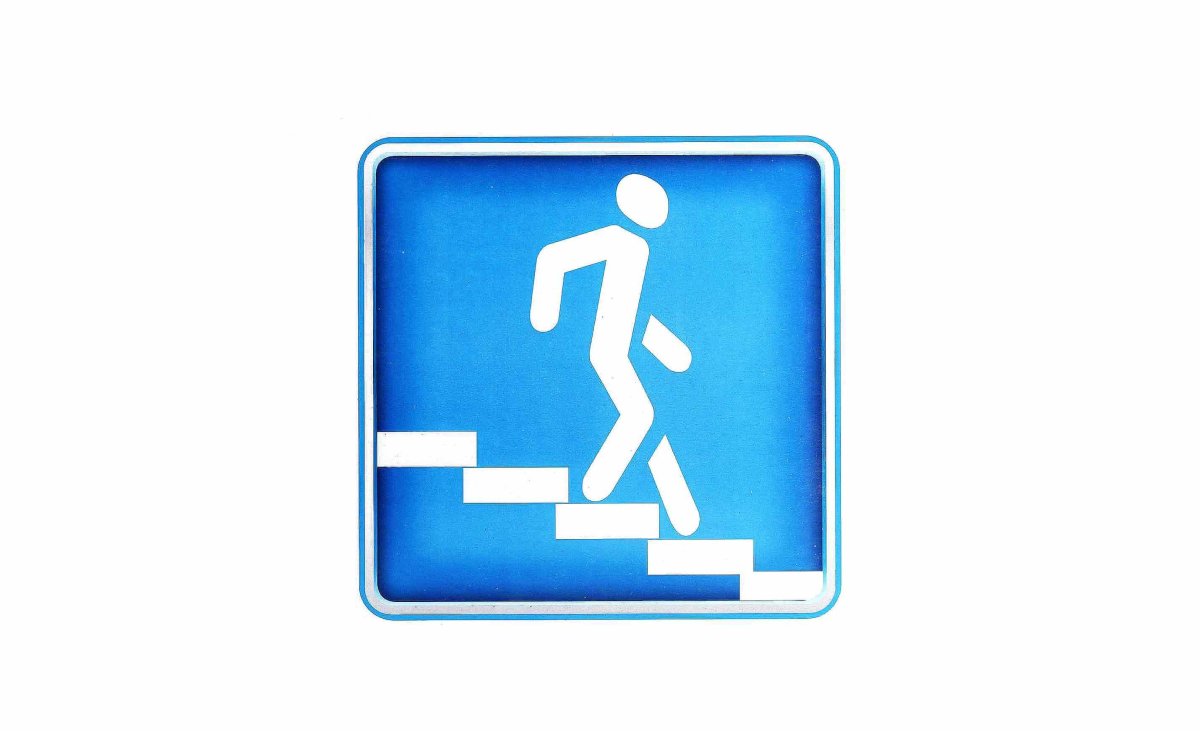 Дорожный знак подземный пешеходный переход