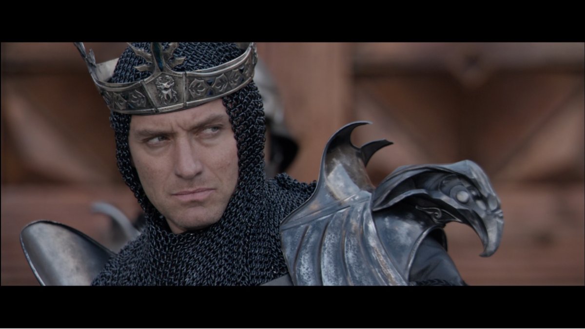 Джуд Лоу Король Вортигерн