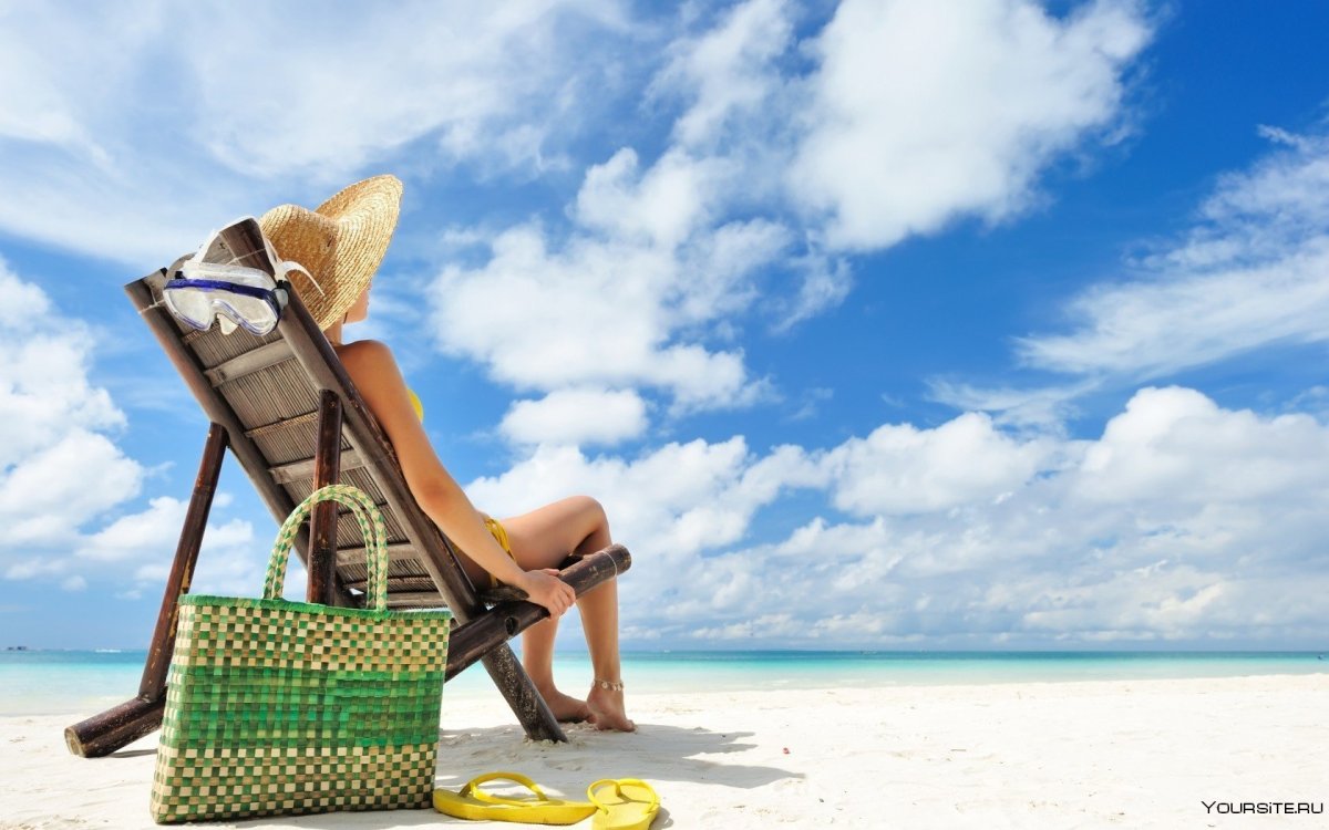 Шезлонг на пляже
