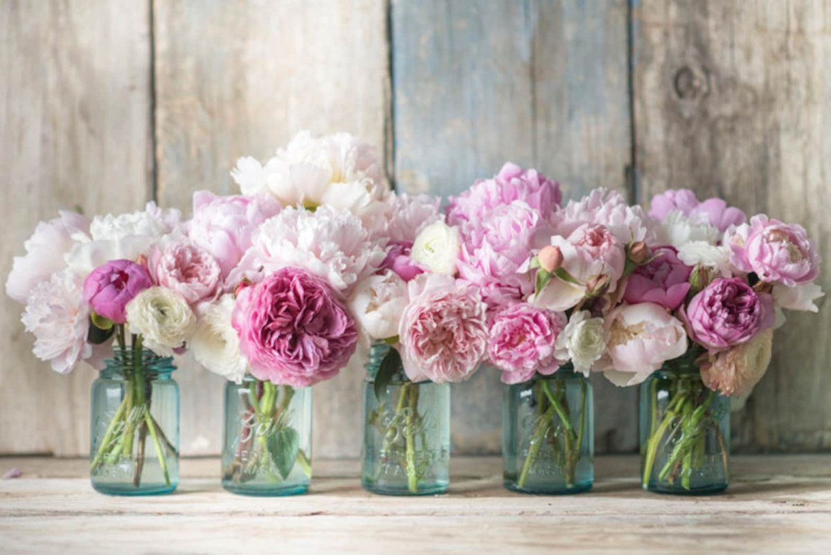 Букет пионов в крафте