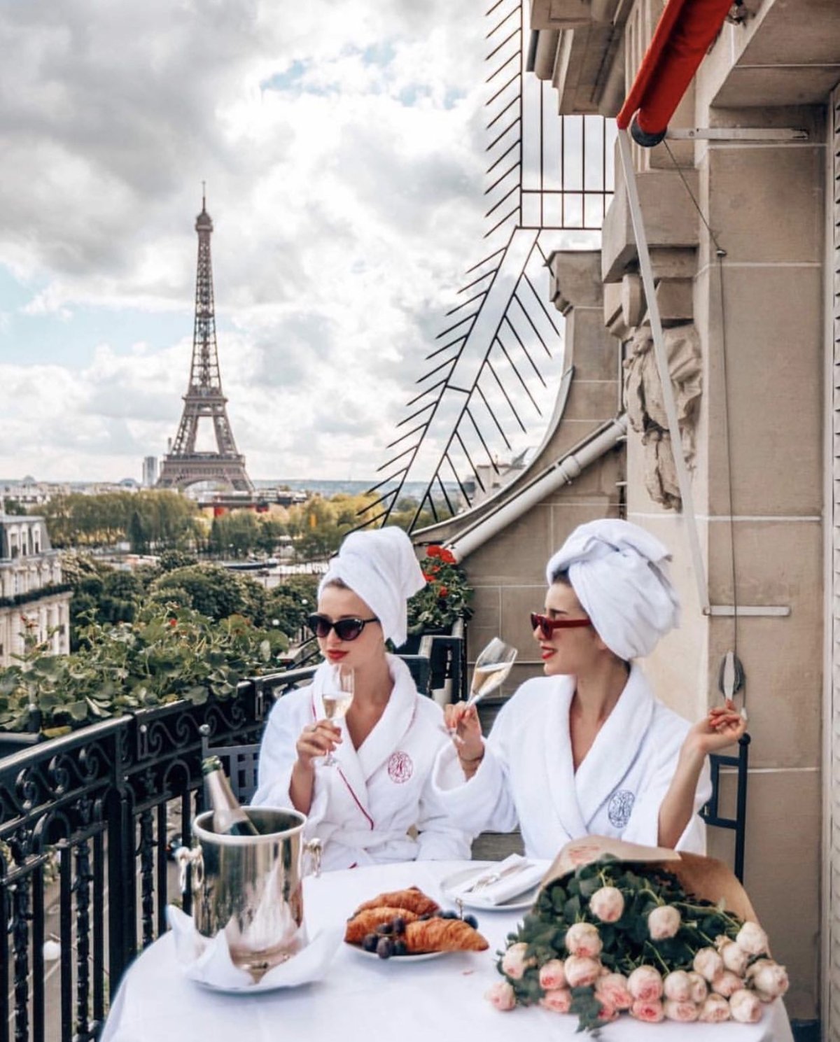 «Девушка в Париже»