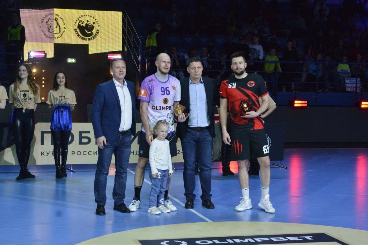 Крутой медведь