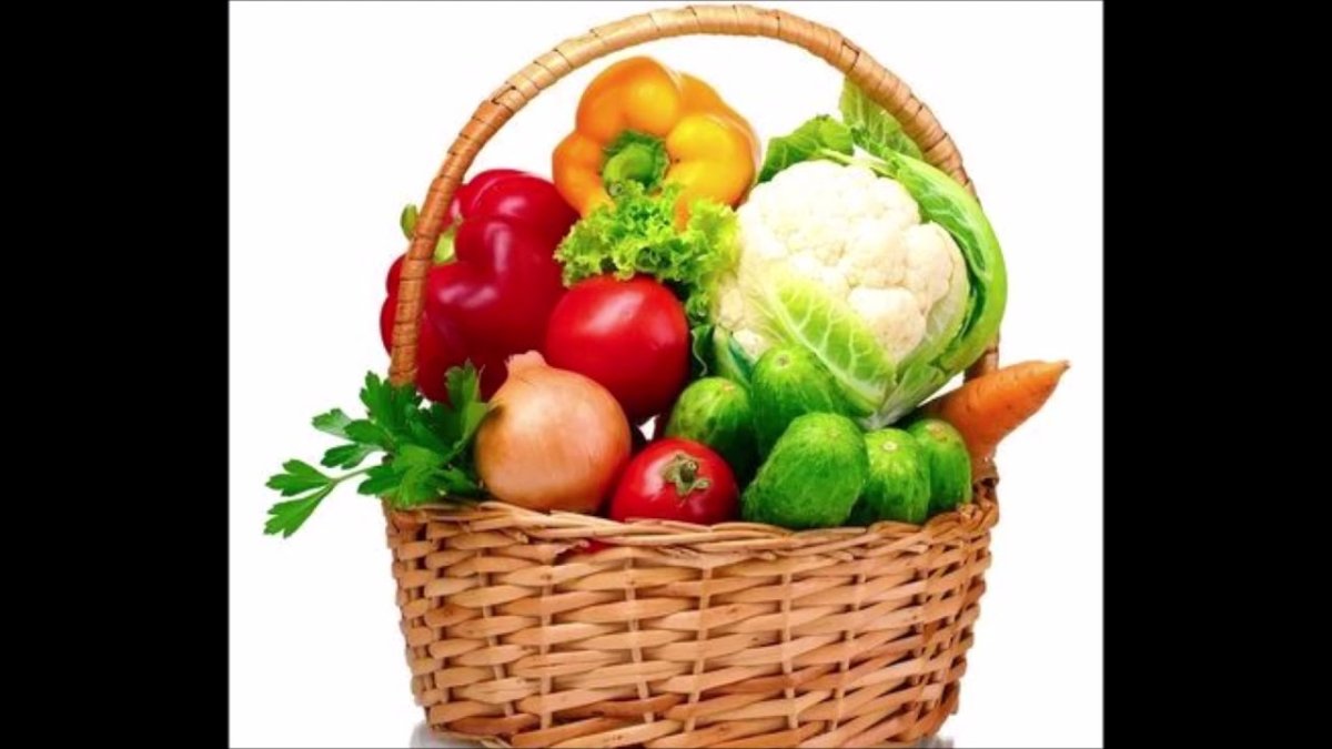 Корзина с урожаем вектор