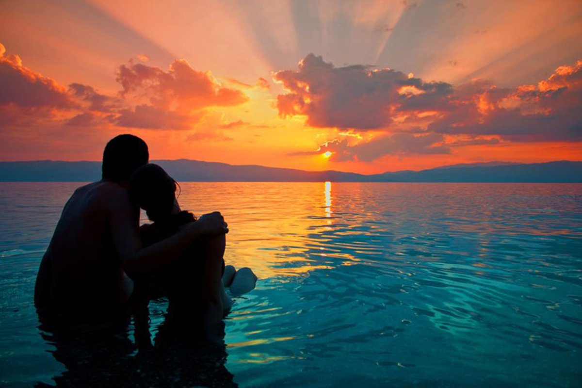 Влюбленные на море