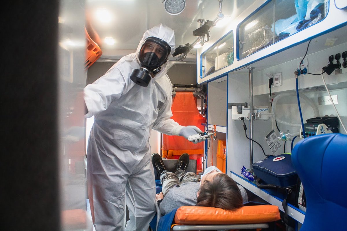 Софи Коллинз парамедик