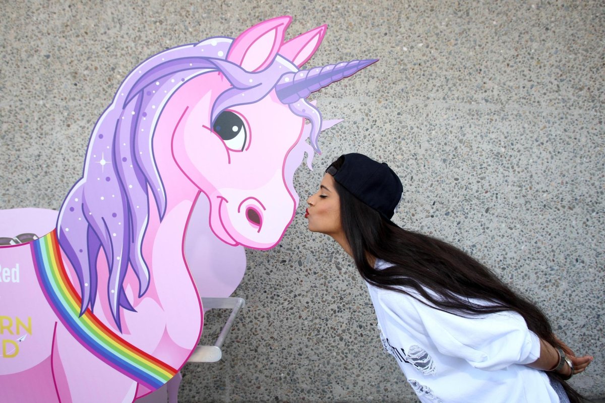 Девочка Единорог