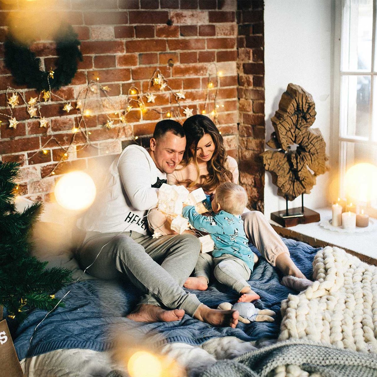 Стильная семейная фотосессия в студии