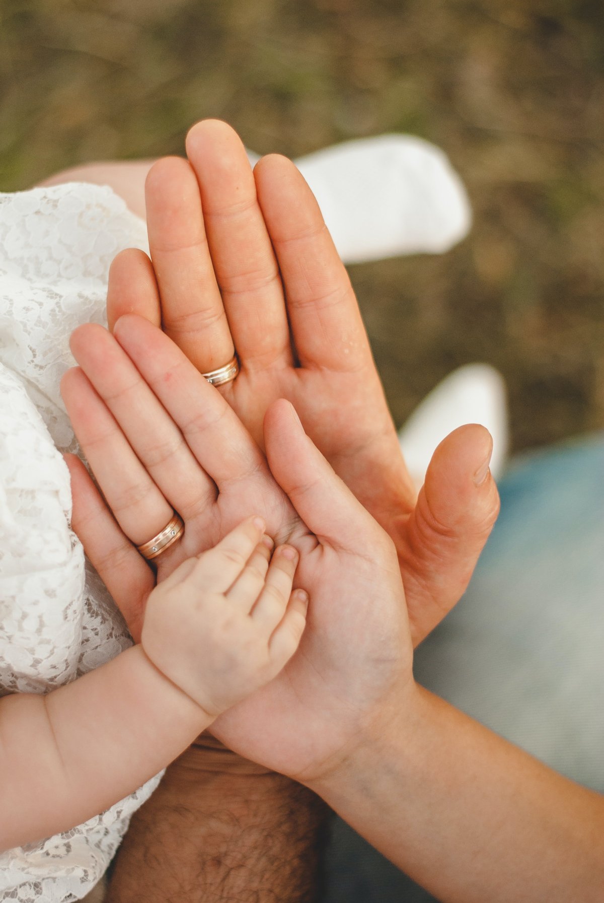 Счастливая семья руки