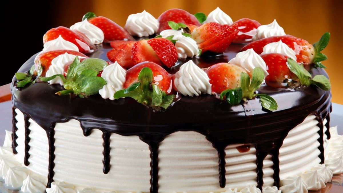 Торт с днем рождения!