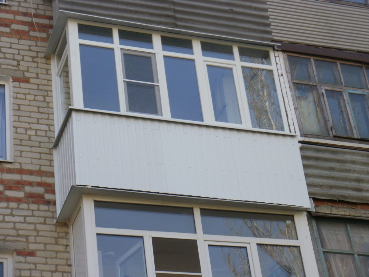 Отделка балкона снаружи
