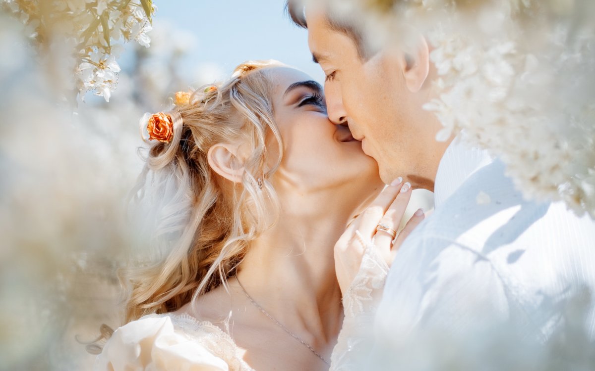 Мужчина и женщина нежность