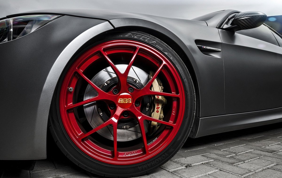 Красные суппорта BMW x6