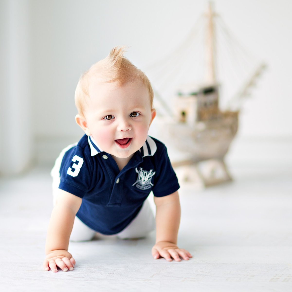 Мальчик до года