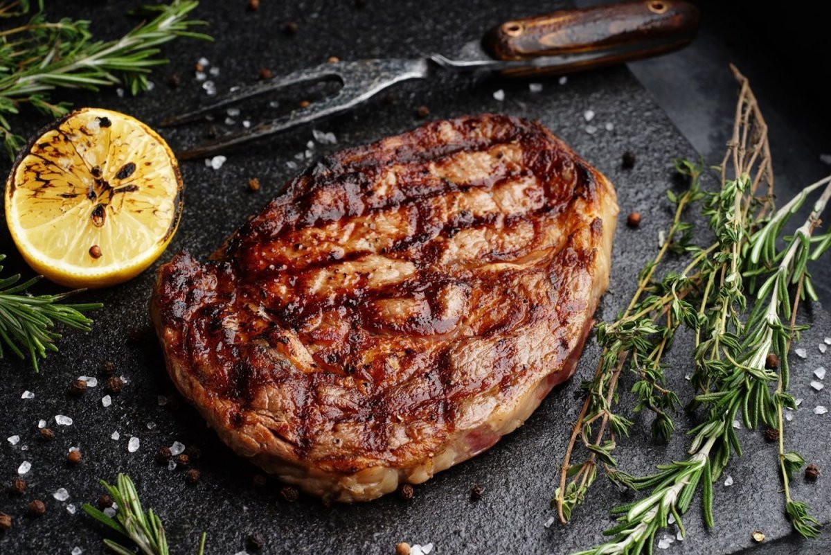 Стейк Рибай на гриле